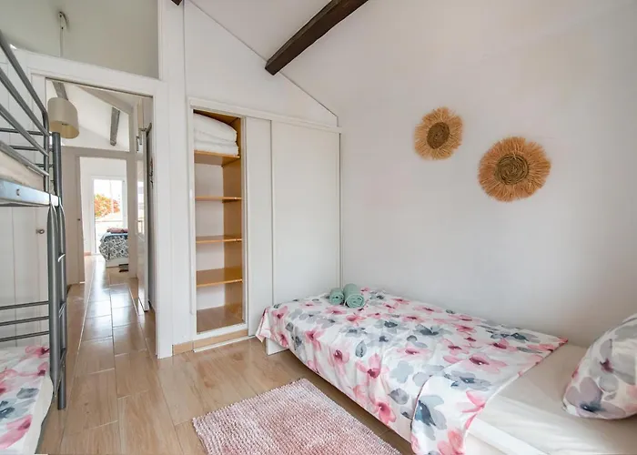 Altamar Tropical * ארונה